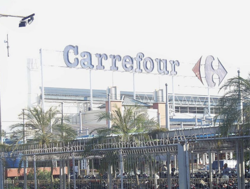 Renovasi Carrefour 1
